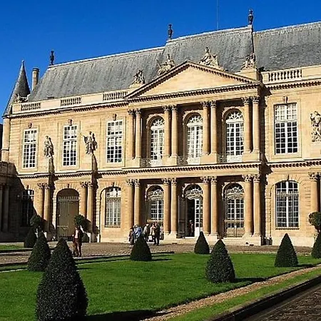 Daire Urban Flat 78 - 3 Bedroom Republique *