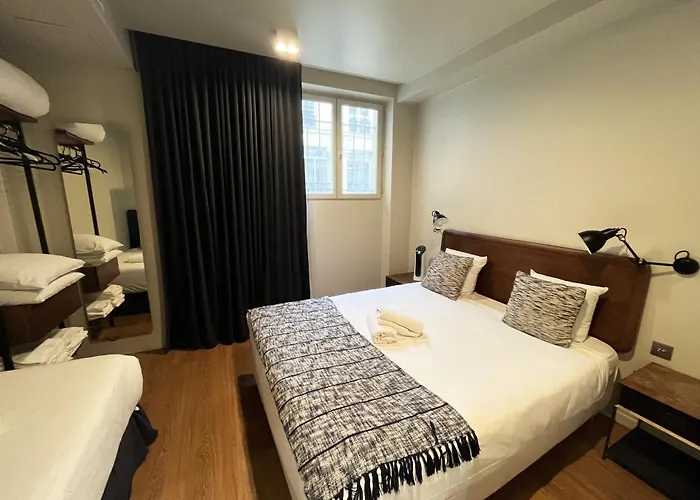 Urban Flat 78 - 3 Bedroom Republique *