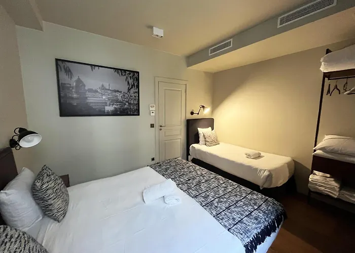 Urban Flat 78 - 3 Bedroom Republique *
