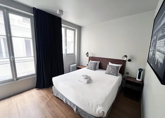 Urban Flat 78 - 3 Bedroom Republique Daire Paris