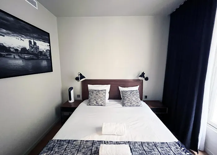 Daire Urban Flat 78 - 3 Bedroom Republique Paris