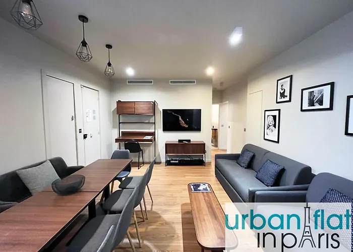 Urban Flat 78 - 3 Bedroom Republique *